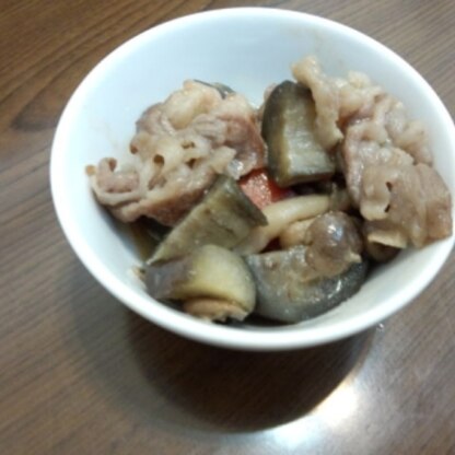 牛肉、ナス、人参、しめじで作りました☆
とっても美味しかったです(*^^*)